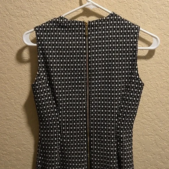 Calvin Klein Dress Black and White Print Dress Size 2 - Picture 5 of 8